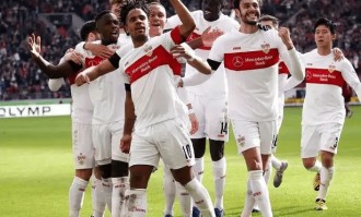 德甲焦点战：斯图加特火力全开，沃夫斯堡深陷保级泥潭谁能突围？