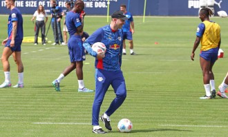 德甲球队莱比锡备战新赛季
        
    德甲球队莱比锡备战新赛季