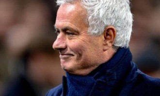 一场2-0！让穆帅欧冠首胜：后3轮对3大豪门，赢2场有望进附加赛